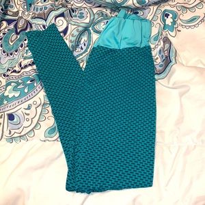 Turquoise tiktok leggings never been worn size M
